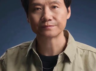 雷军千万年薪挖角95后AI天才少女(雷军 1999)