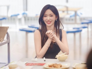 关于最火女明星前十名2025程潇的信息