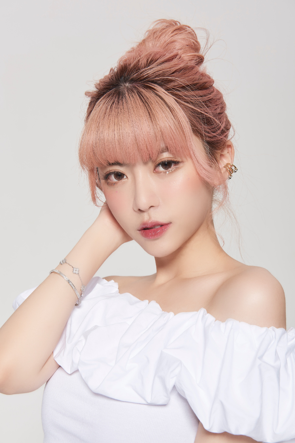女主播的id(女主播的修真高手 小说)