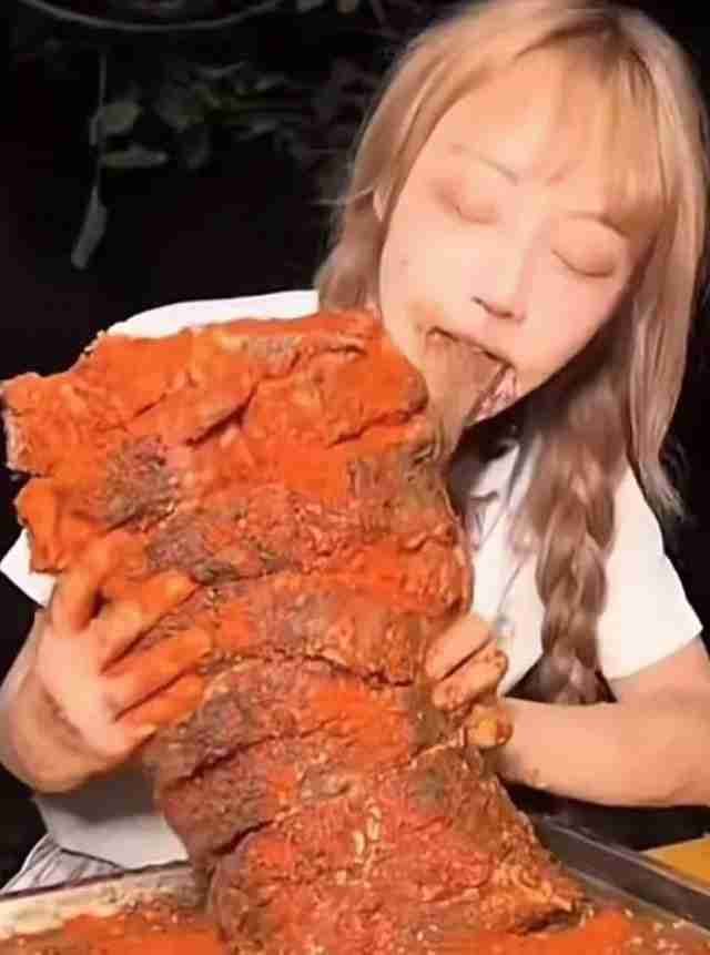 网红博主烹食噬人鲨被罚12.5万,网红博主烹食噬人鲨被罚125万是真的吗