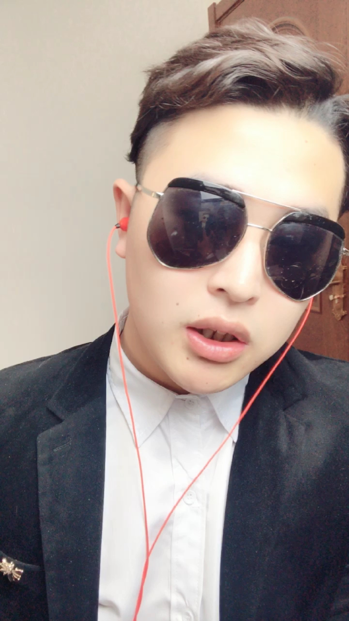 明月网红助手,明月网红助手是真的吗