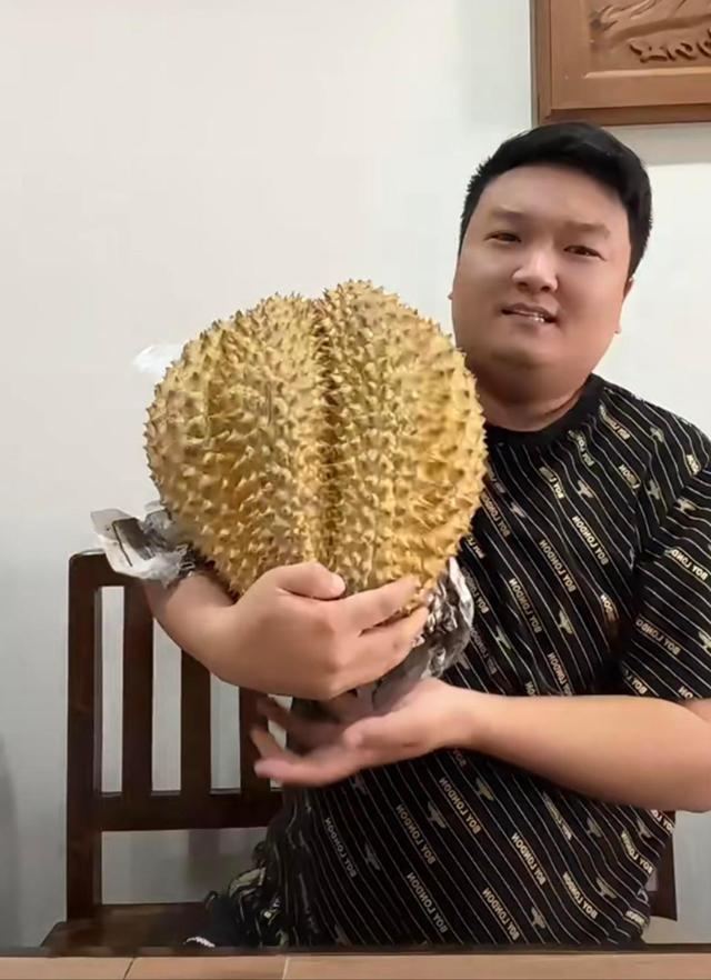 关于网红小胖在尼泊尔遇害原视频的信息