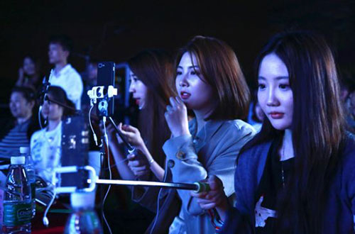 女主播的沉沦之路说的是什么(女主播的沉沦之路说的是什么内容)