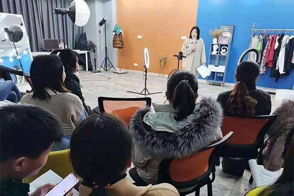 抖音直播培训班发的证件有用吗,抖音直播培训班
