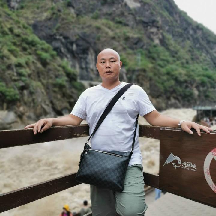 抖音光头哥(抖音光头哥是谁)