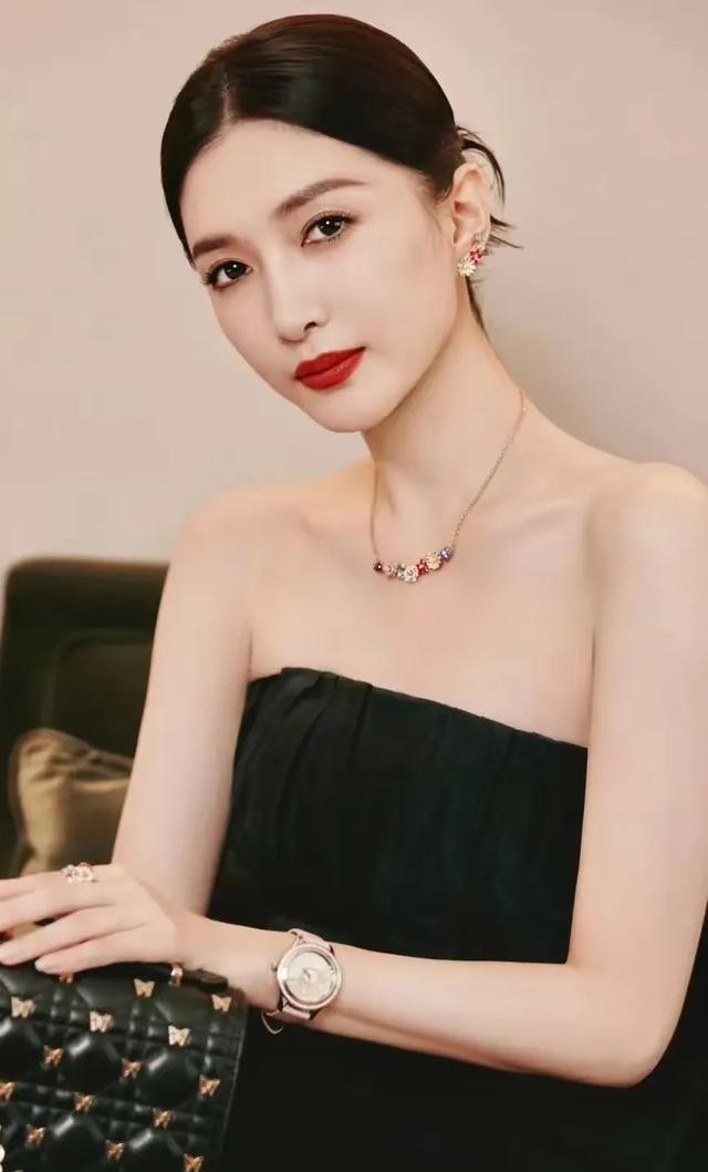 最火的女明星有哪些 前十名,最火的女明星排名前十