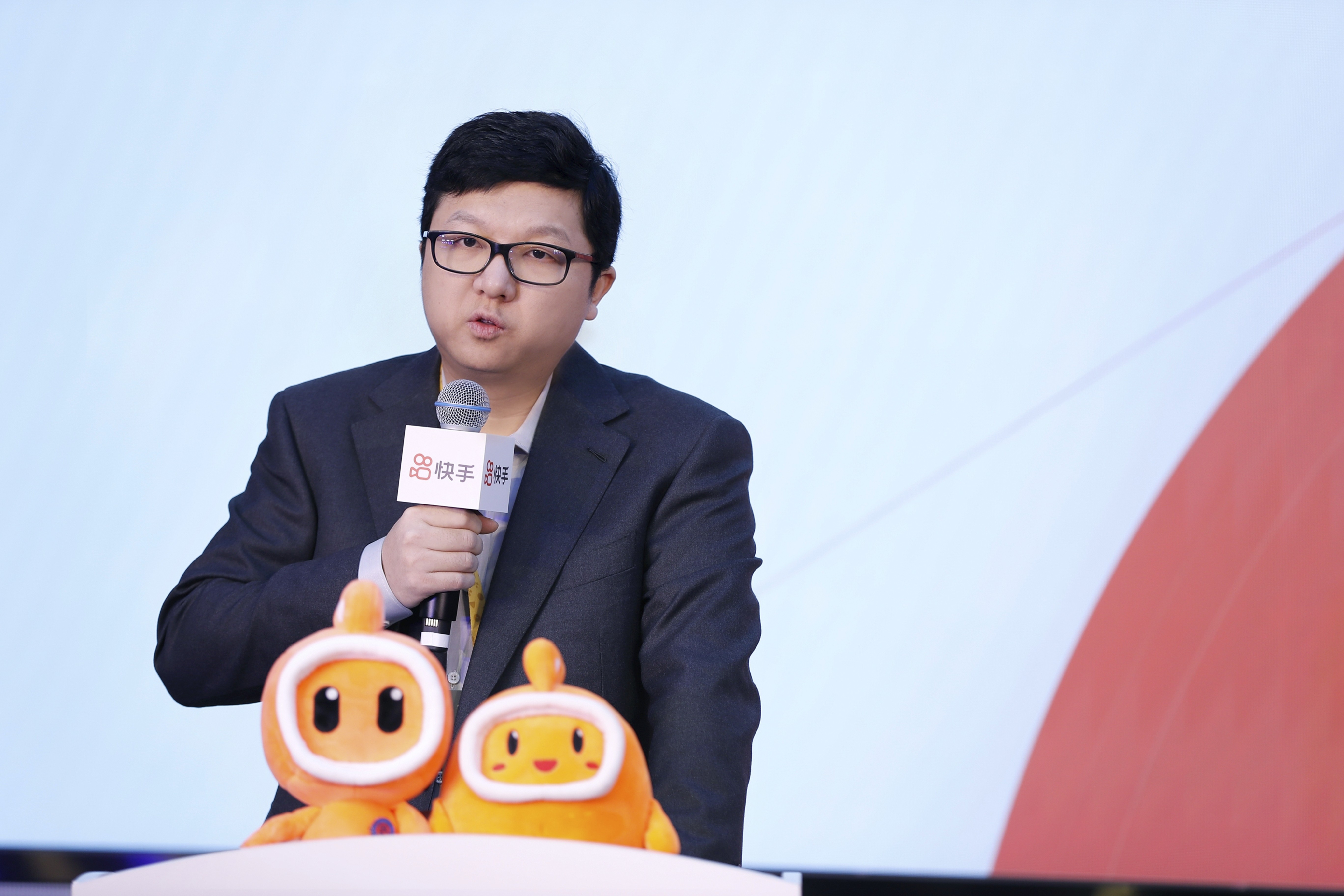 快手创始人简介(快手创始人是谁人简介身价)