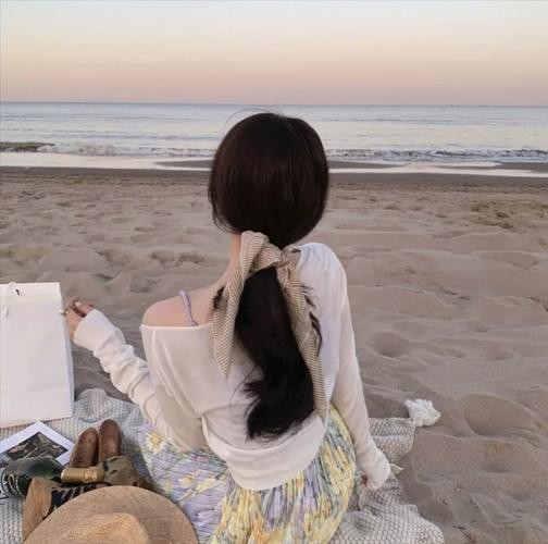 抖音头像女背影霸气(抖音头像女背影霸气卡通)