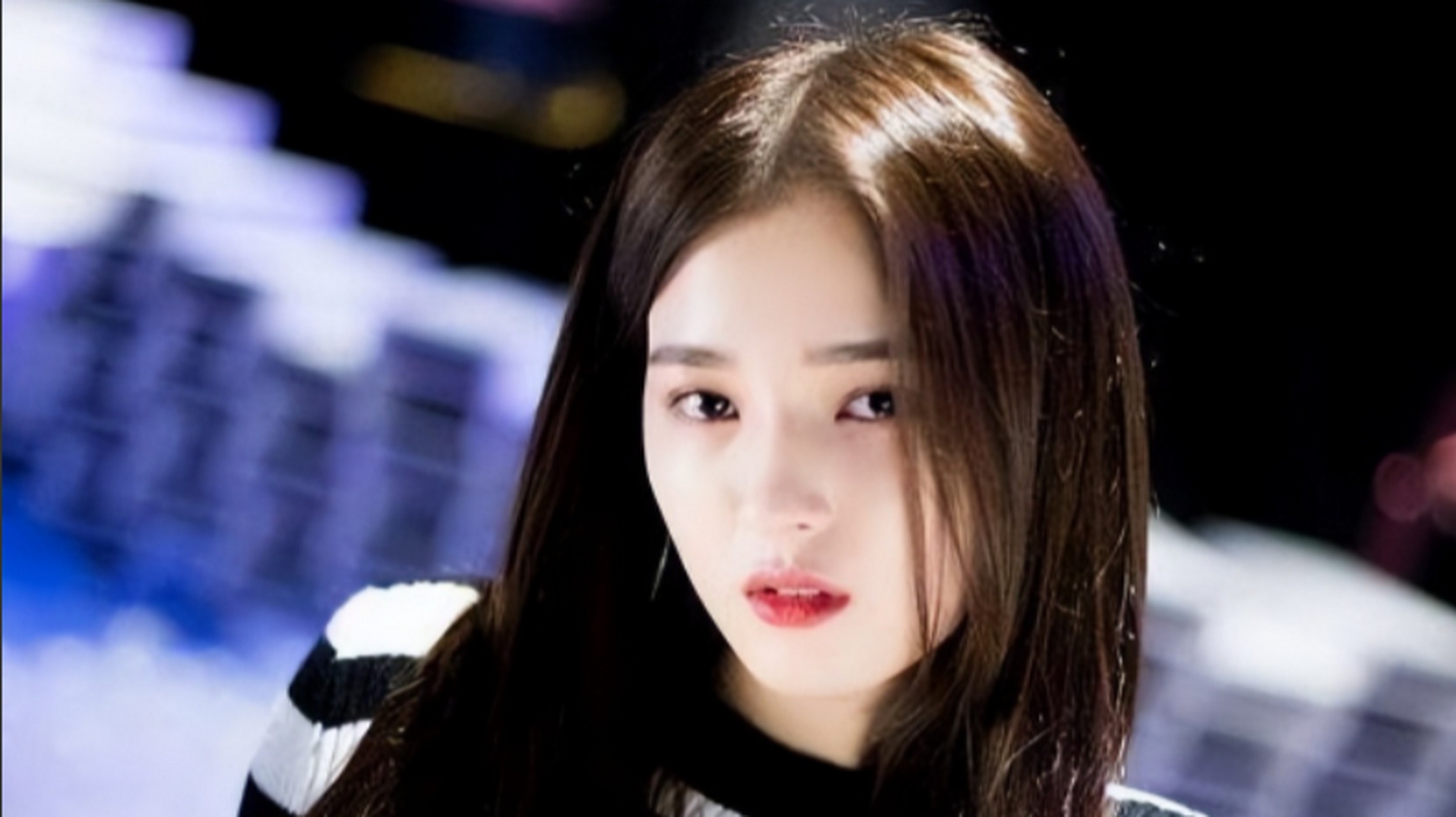 最火女明星换装很多次(有一个明星换装的游戏叫什么)