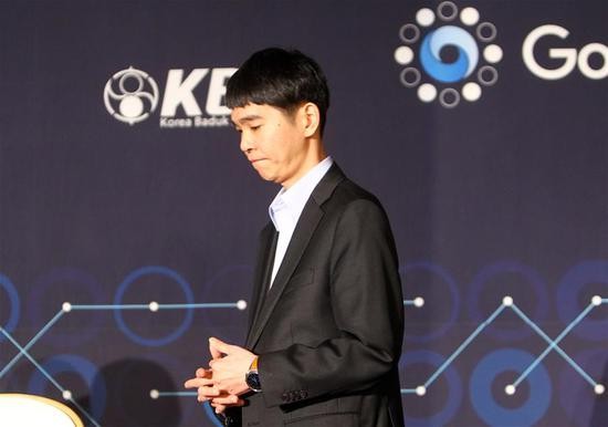 李世石退役战赢ai,李世石退役后干什么