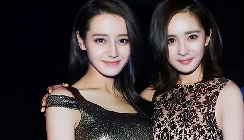 电商AI换衣“迪丽热巴杨幂”卖货(迪丽热巴在韩国拍广告) 电商AI换衣“迪丽热巴杨幂”卖货(迪丽热巴在韩国拍广告)