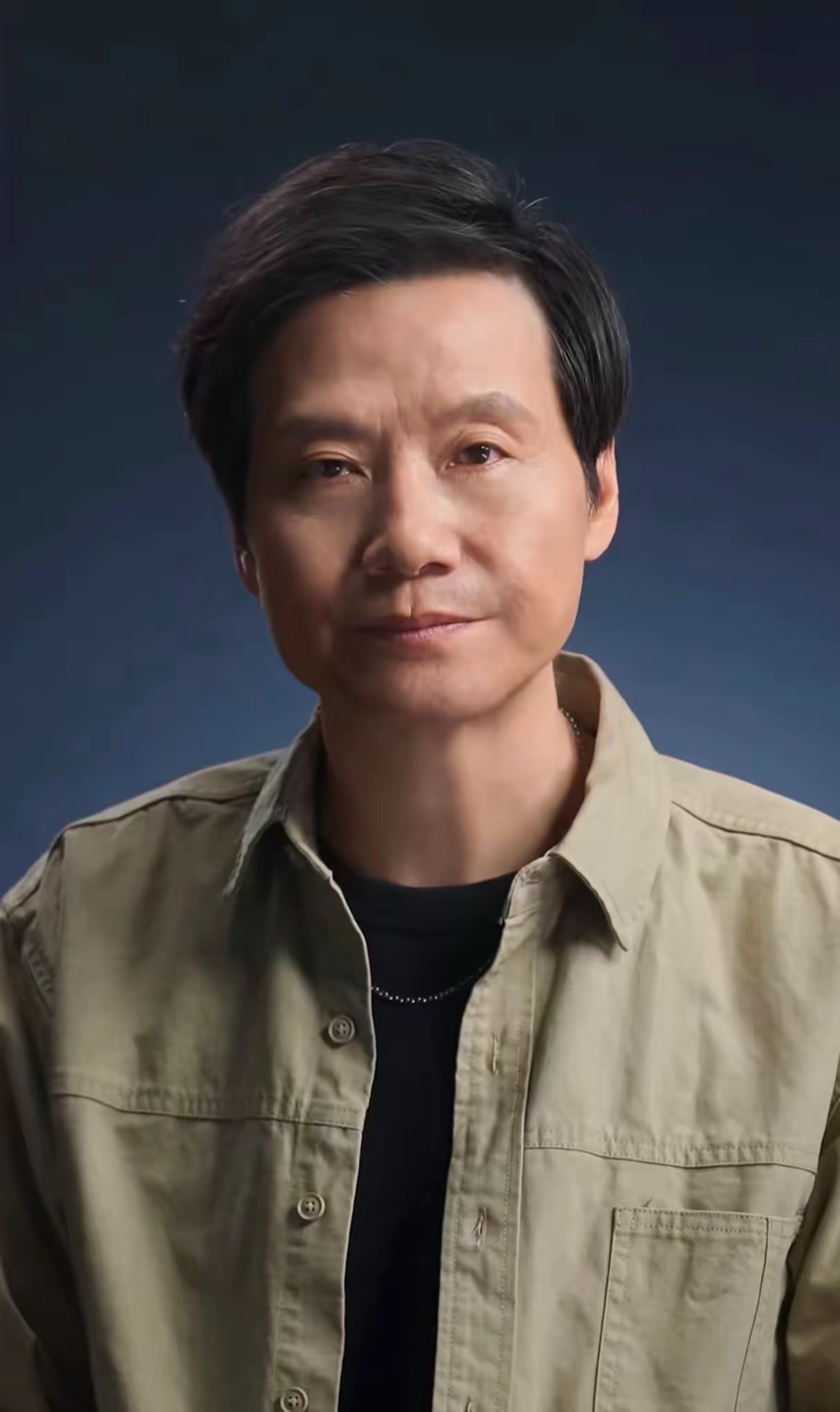 雷军千万年薪挖角95后AI天才少女(雷军 1999)