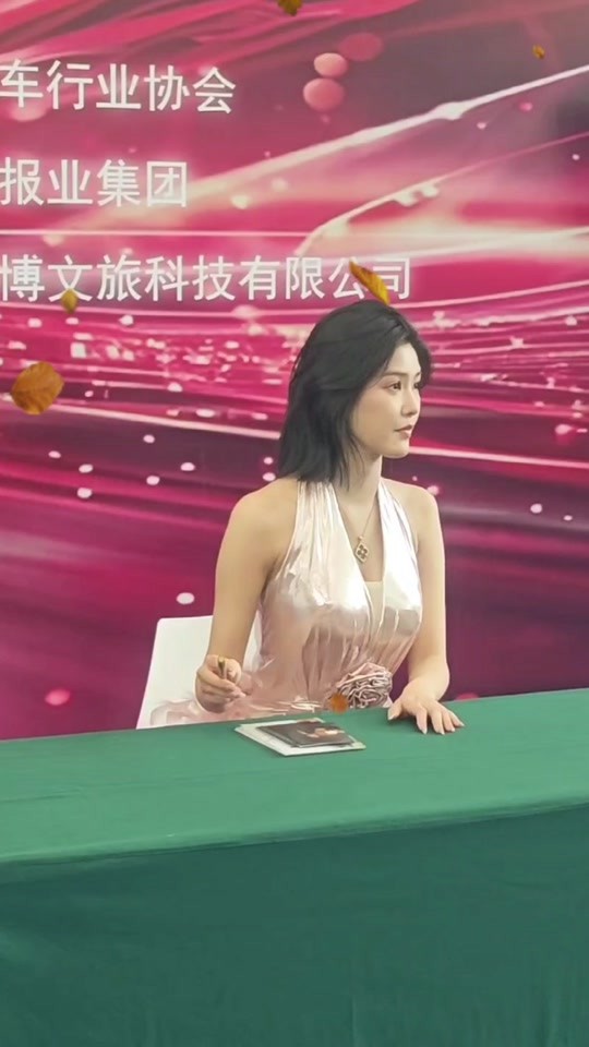 网红小冉抖音号,网红小冉真实名字