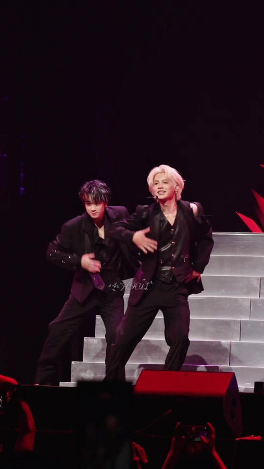 男男版的抖音TROUBLEMAKER(troublemaker中文翻译)